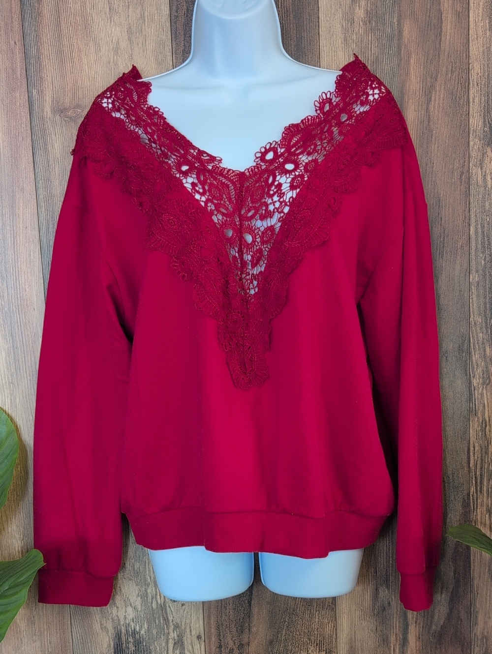 SHEIN Crimson Lace V-Neck Sweatshirt XL          M340